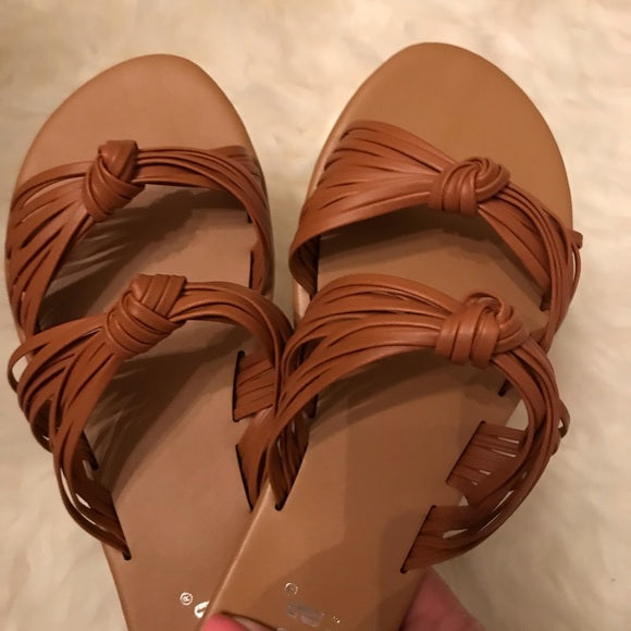 Vanessa Sandals- Camel.
