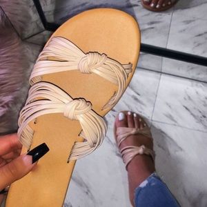 Vanessa Sandals- White - Atlanta Shoe Studio